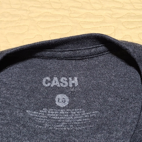 Johnny Cash " Man in Black" T shirt size L - Picture 3 of 4